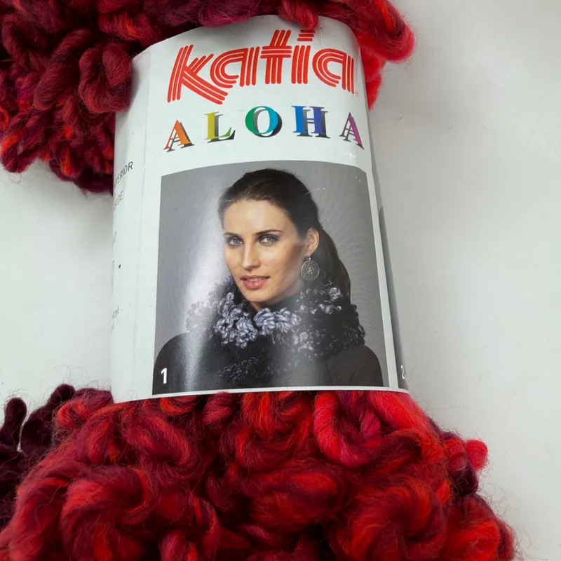 Katia Aloha Novelty Ruffled Loop Yarn 100g 7 Yds Color 302 Wool Blend Spain