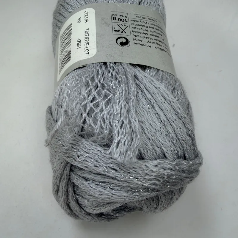 Katia Ondas Lux Metallic Ruffle Scarf Mesh Ribbon Yarn Silver Gray Color 300