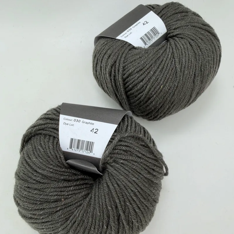 Jody Long Ciao Extrafine Merino Superwash Wool Yarn Lot of 2 - 030 Graphite