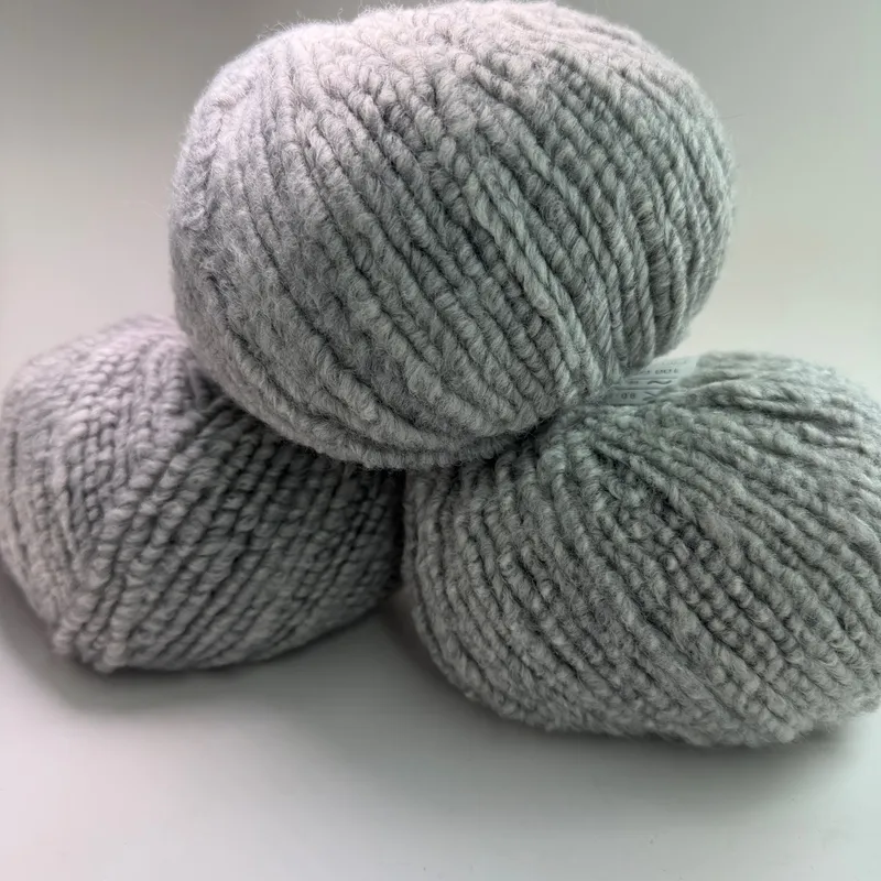 Lot of 3 ON online Linie 548 Argos Yarn Light Grey Farbe 0001 100g Bulky Wool